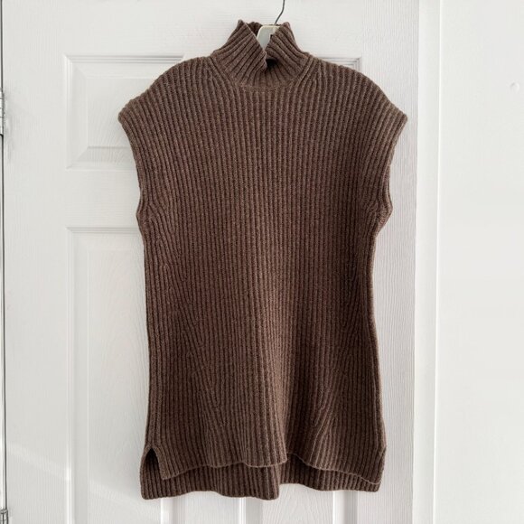 Ganni Ribbed Wool Sleeveless Vest in "Fossil", size XS. Fits oversize - Picture 5 of 9